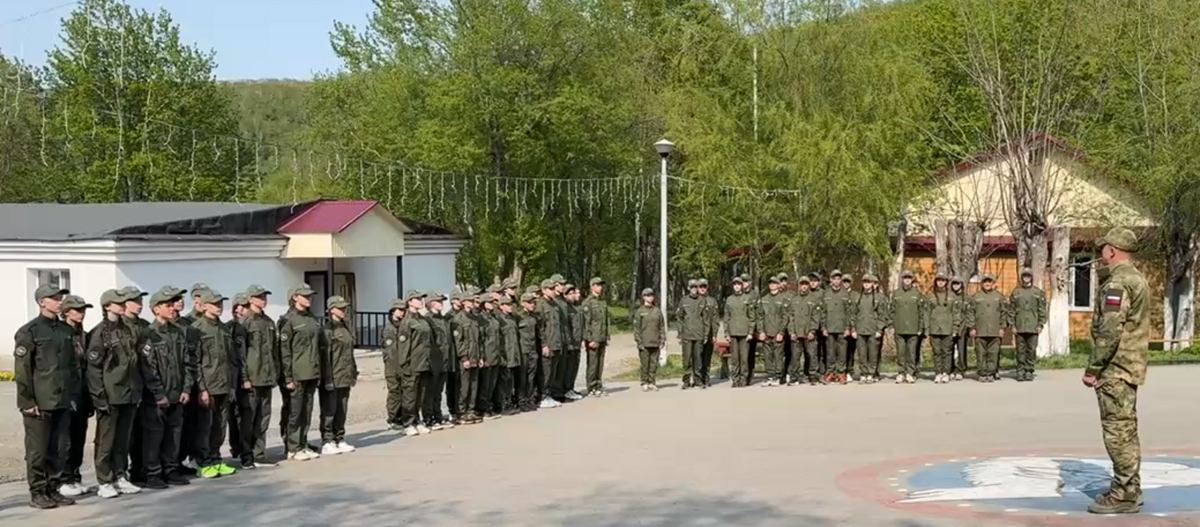 На Камчатке открылась военно-патриотическая смена «Время юных героев»  